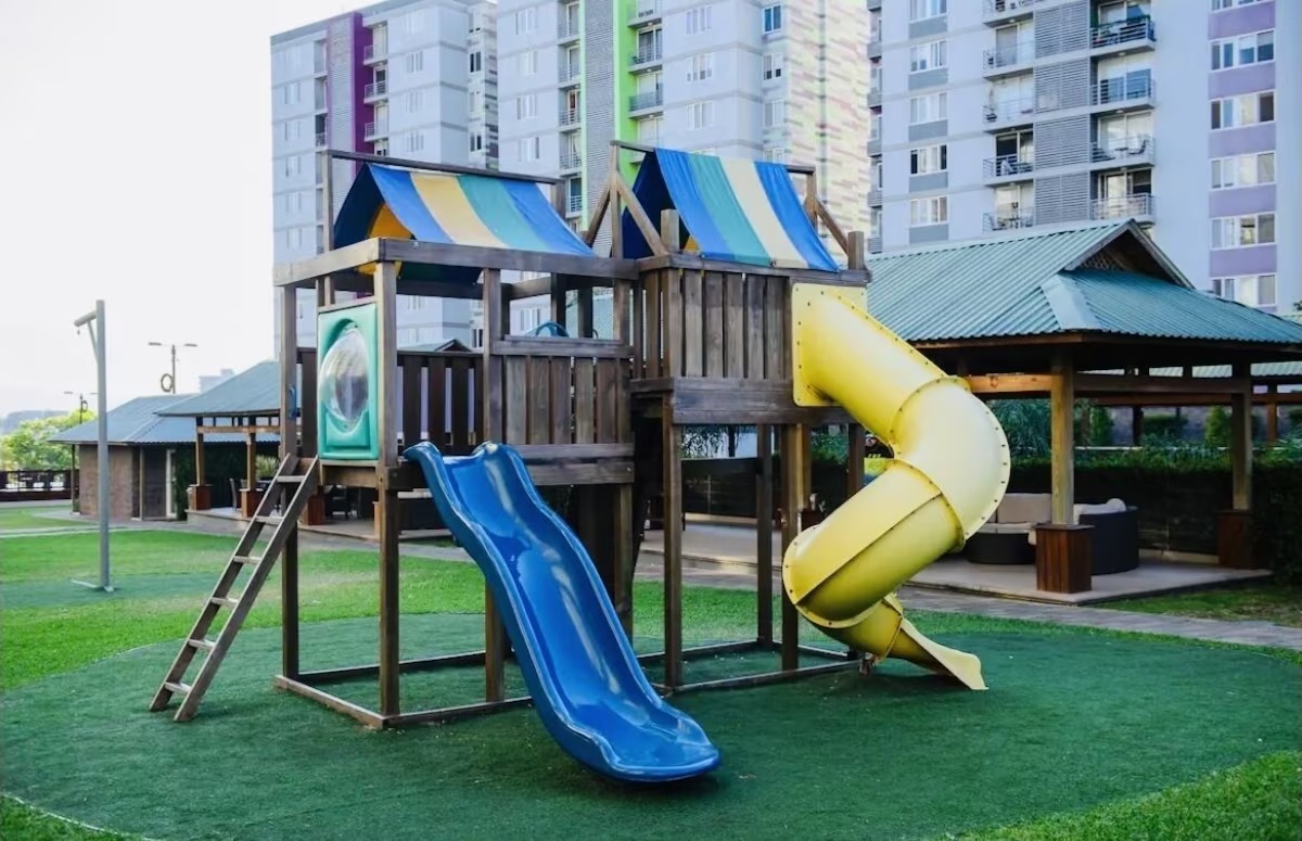 Juegos infantiles del condominio